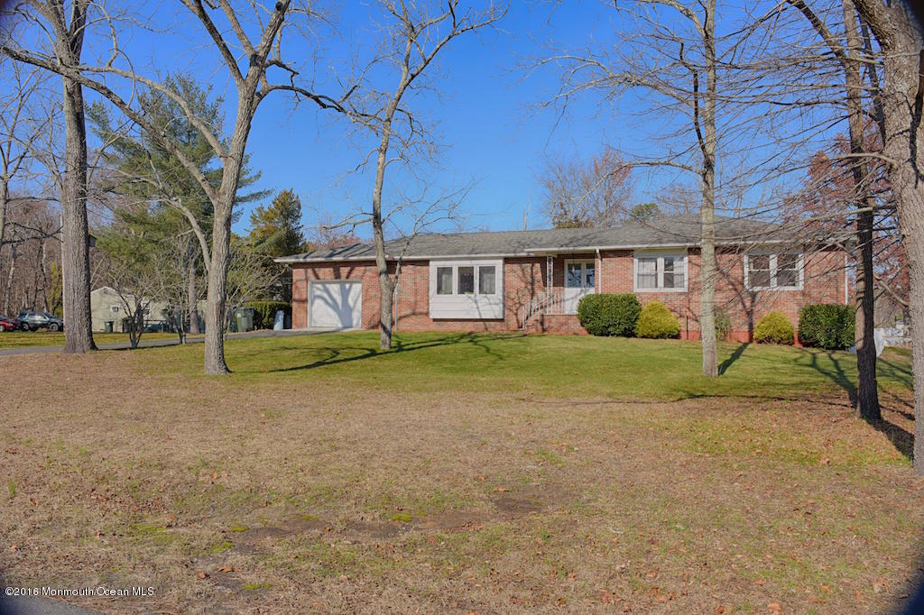 76 East Fish Road Jackson, NJ 08527 - Photo 27 of 38 Front of House