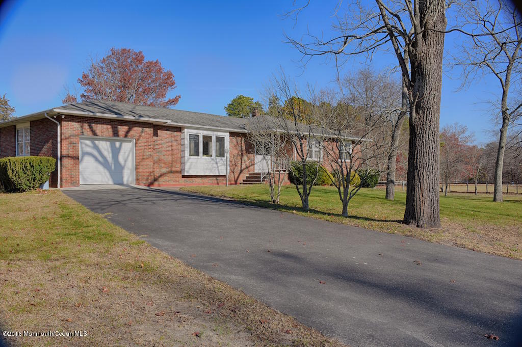 76 East Fish Road Jackson, NJ 08527 - Photo 28 of 38 Front of House