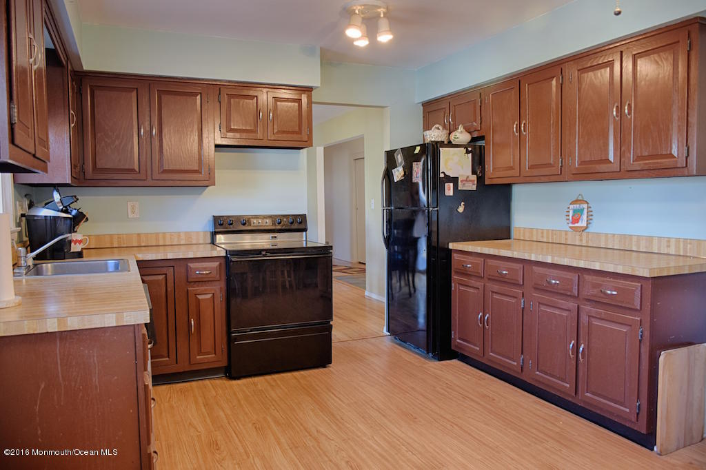 76 East Fish Road Jackson, NJ 08527 - Photo 3 of 38 020