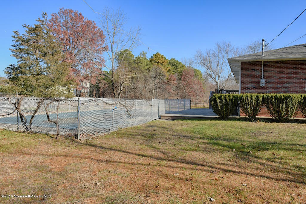 76 East Fish Road Jackson, NJ 08527 - Photo 31 of 38 Side Yard