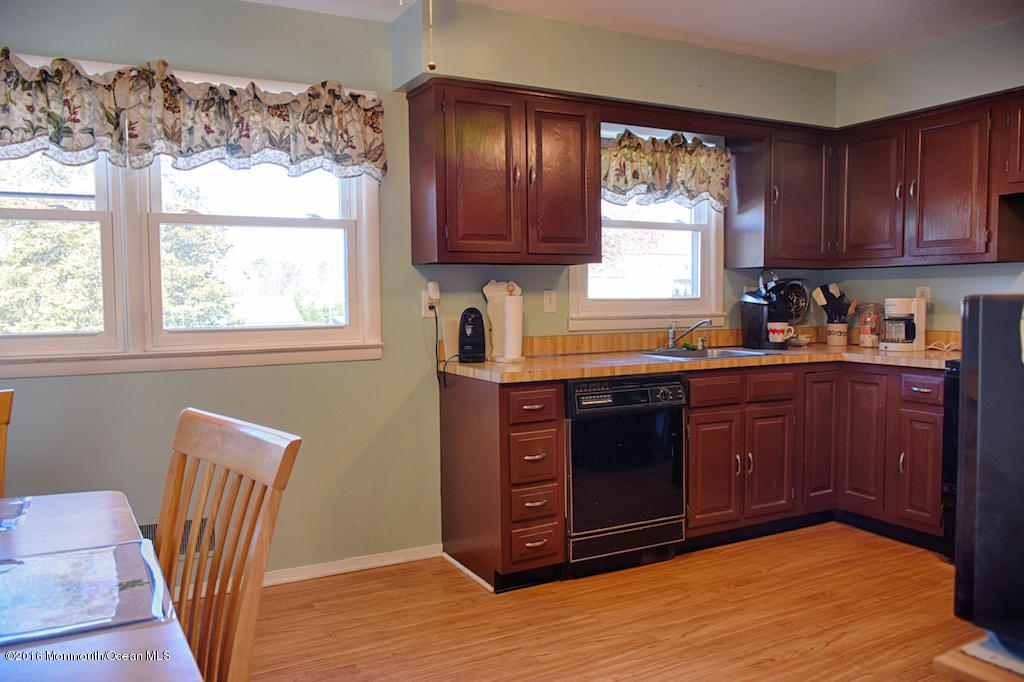 76 East Fish Road Jackson, NJ 08527 - Photo 10 of 38 Kitchen