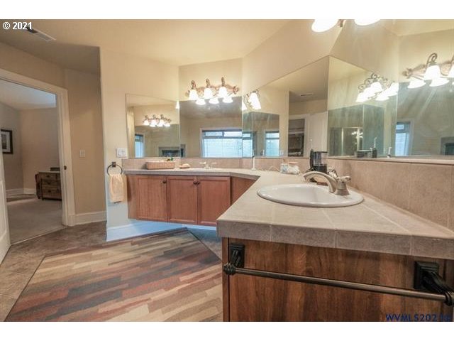 6249 Southwest Timber Ridge Drive Corvallis, OR 97333 - Photo 11 of 32 Gallery Image 11