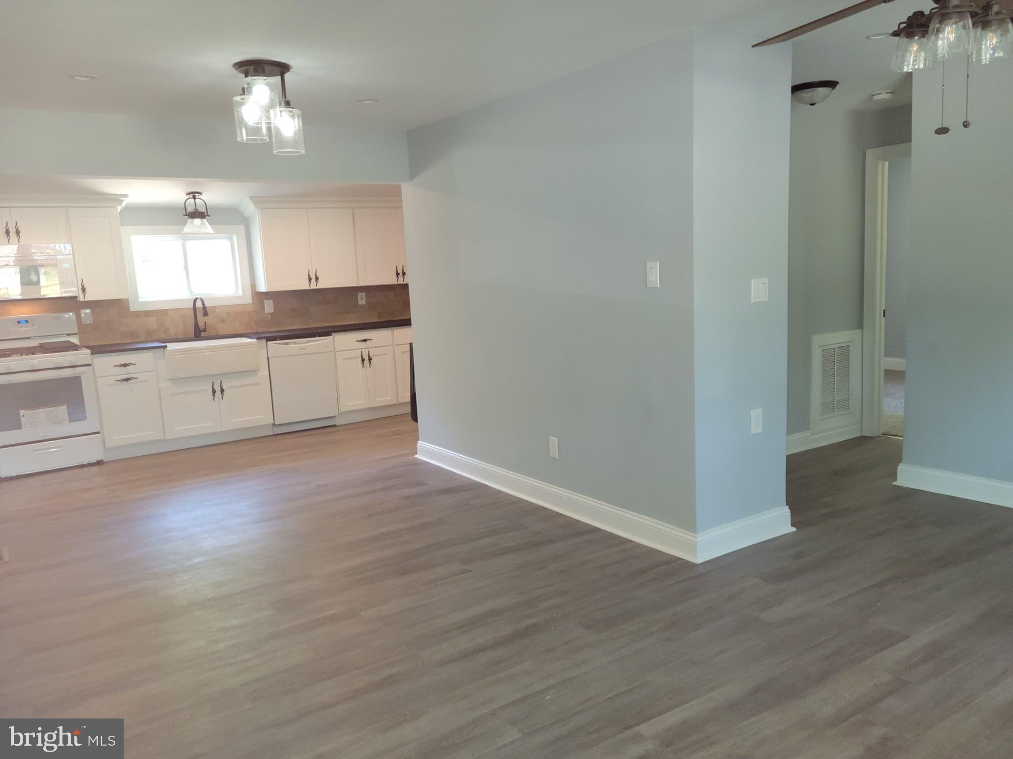 135 Colin Road Williamstown, NJ 08094 - Photo 3 of 34 Gallery Image 3