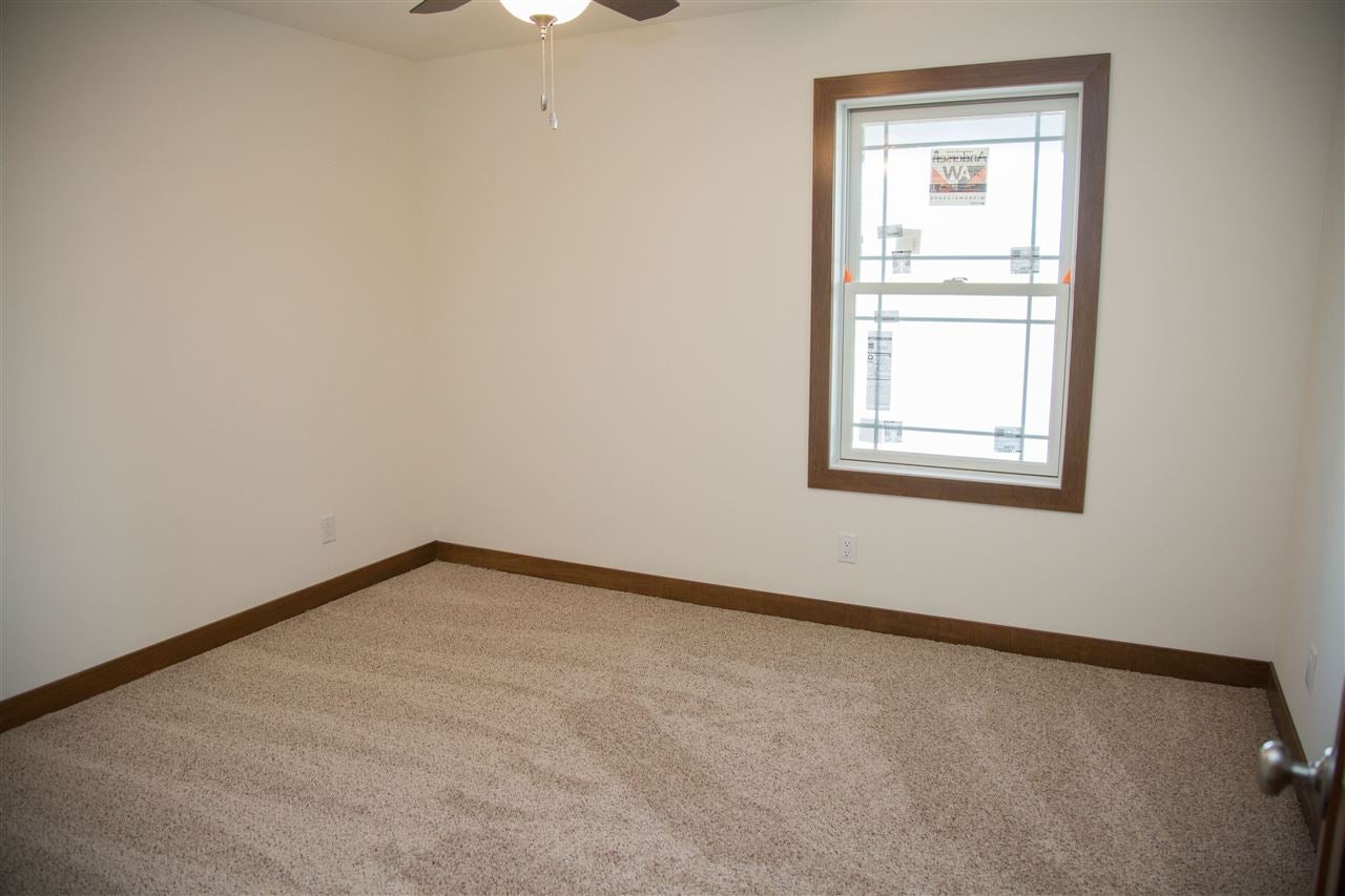 2260 Antler Ridge Drive Dubuque, IA 52002 - Photo 17 of 23 Gallery Image 17