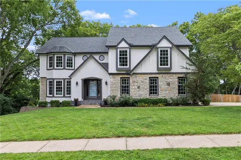 $605,000 | 12844 Granada Lane, Leawood, KS 66209