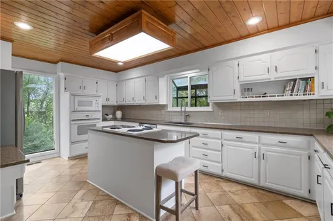 $605,000 | 12844 Granada Lane, Leawood, KS 66209