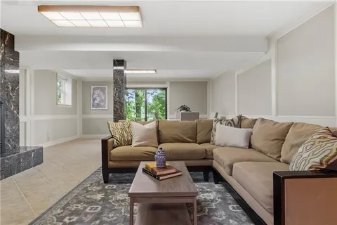 $605,000 | 12844 Granada Lane, Leawood, KS 66209