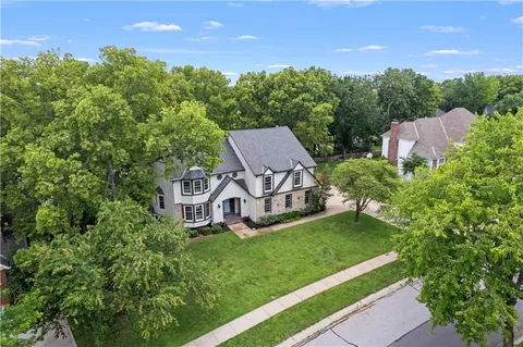 $605,000 | 12844 Granada Lane, Leawood, KS 66209