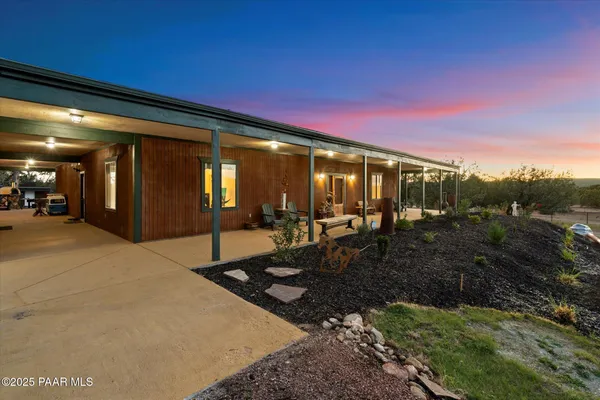 $3,499,700 | 33425 Cowboy Clint Road, Seligman, AZ 86337