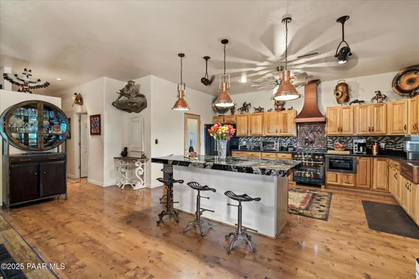 $3,499,700 | 33425 Cowboy Clint Road, Seligman, AZ 86337