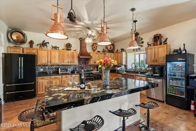 a view of a backyard with green space