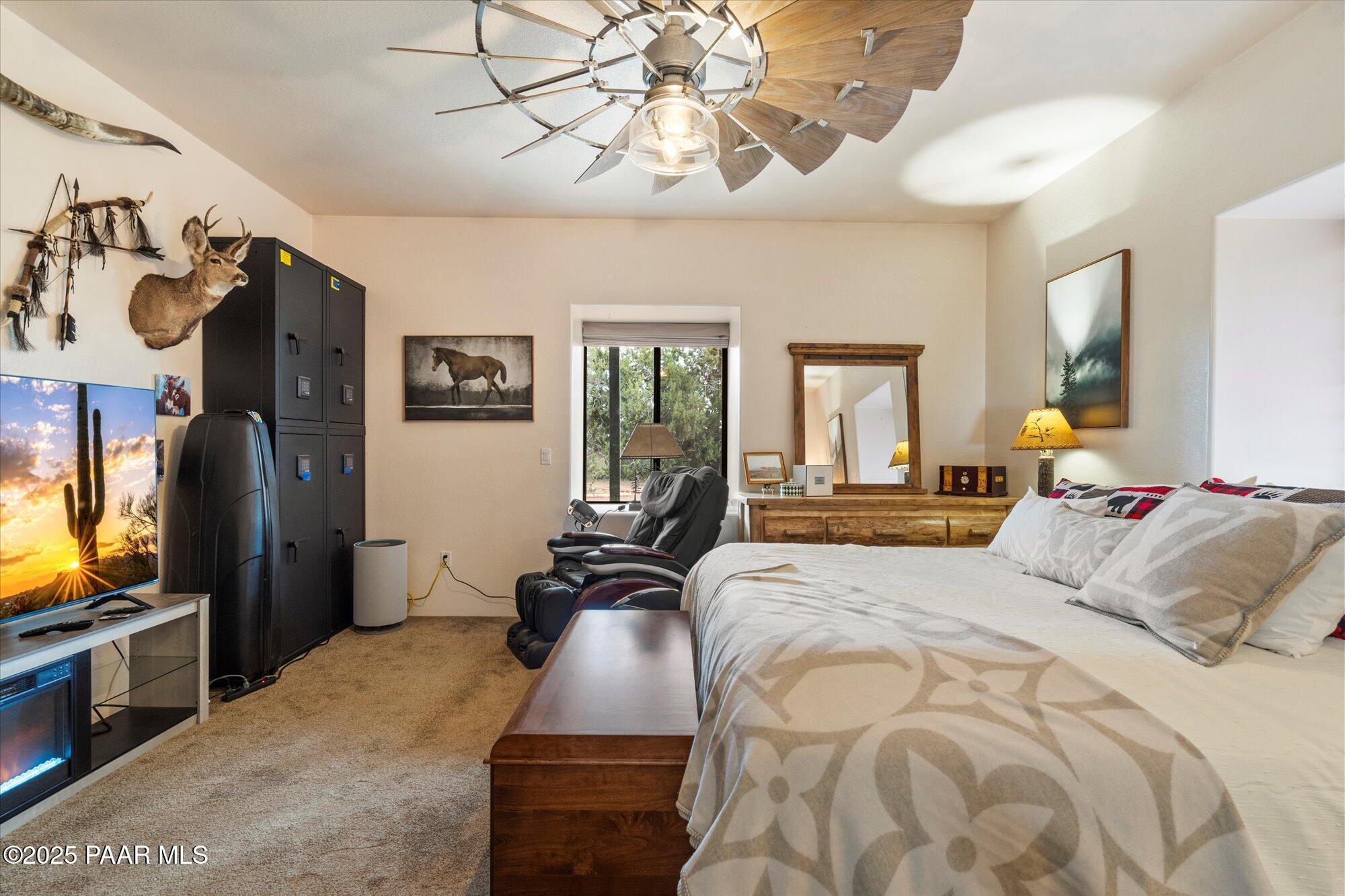 33425 Cowboy Clint Road Seligman, AZ 86337 - Photo 28 of 79 primary sitting area