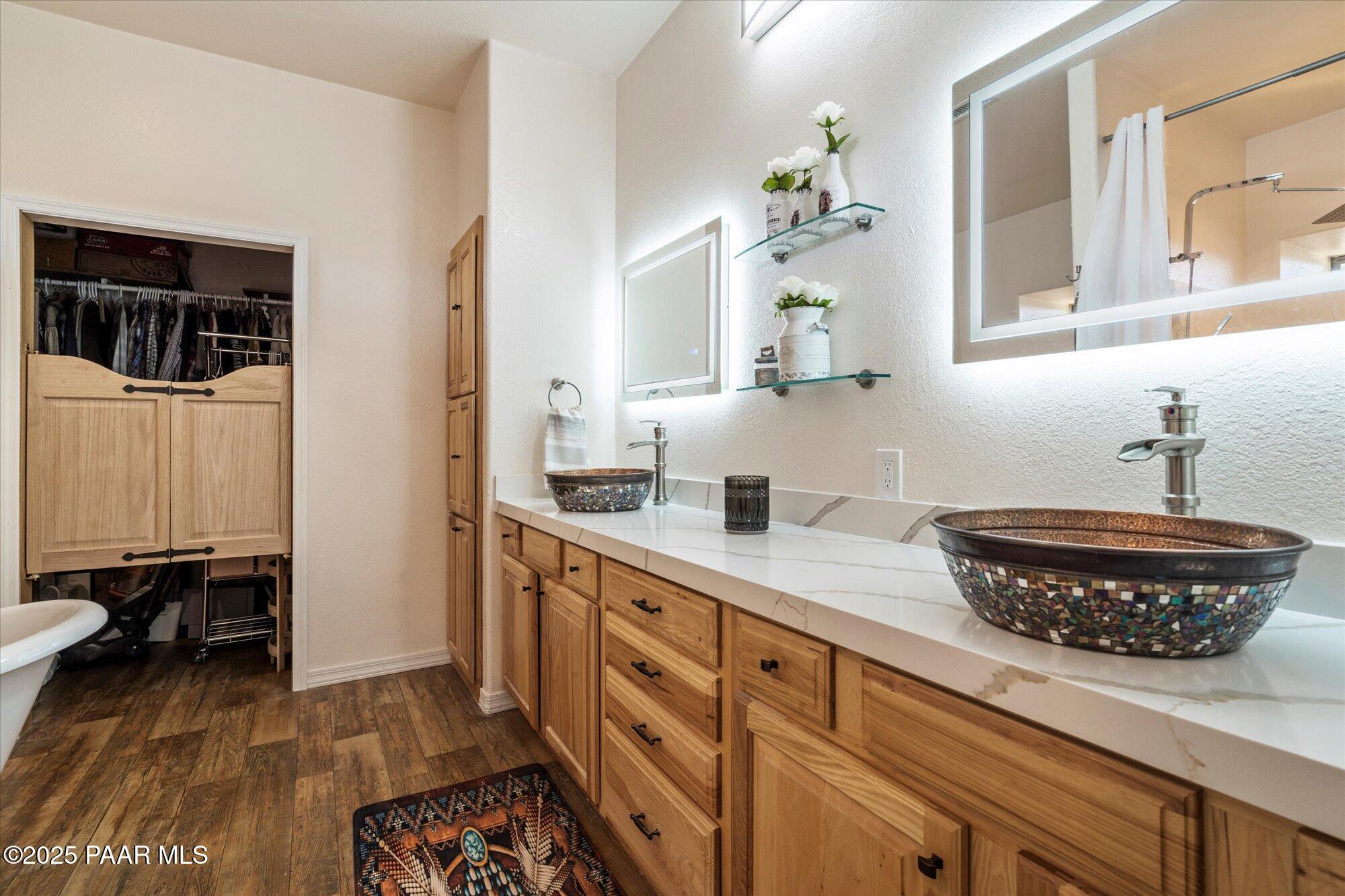 33425 Cowboy Clint Road Seligman, AZ 86337 - Photo 30 of 79 Updated beautiful bath