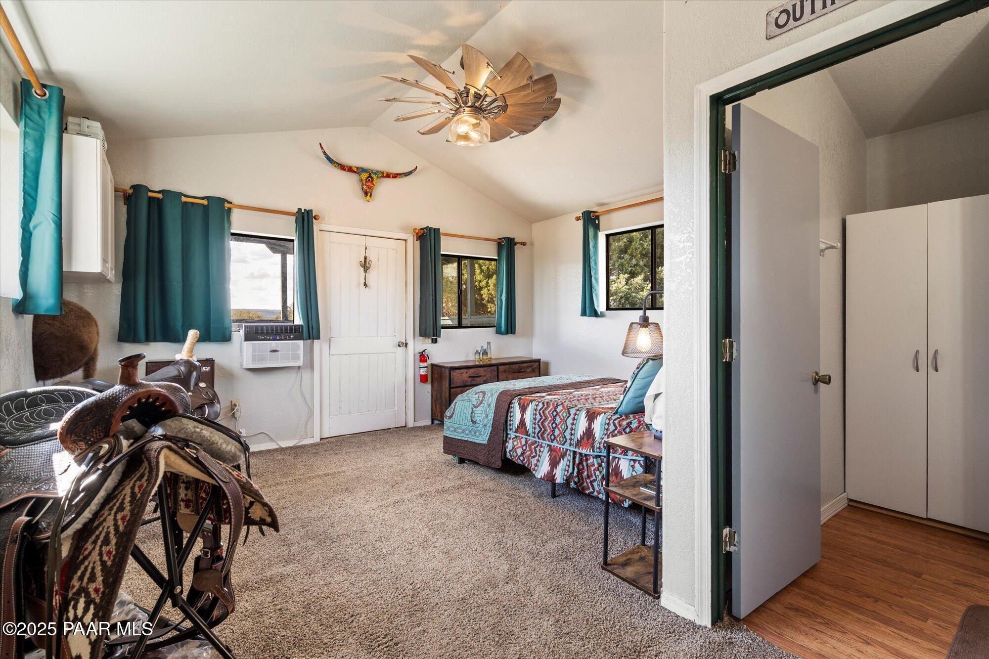 33425 Cowboy Clint Road Seligman, AZ 86337 - Photo 51 of 79 primary w/ onsuite