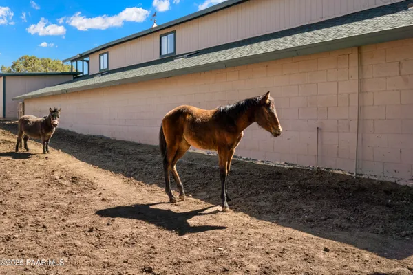 $3,499,700 | 33425 Cowboy Clint Road, Seligman, AZ 86337