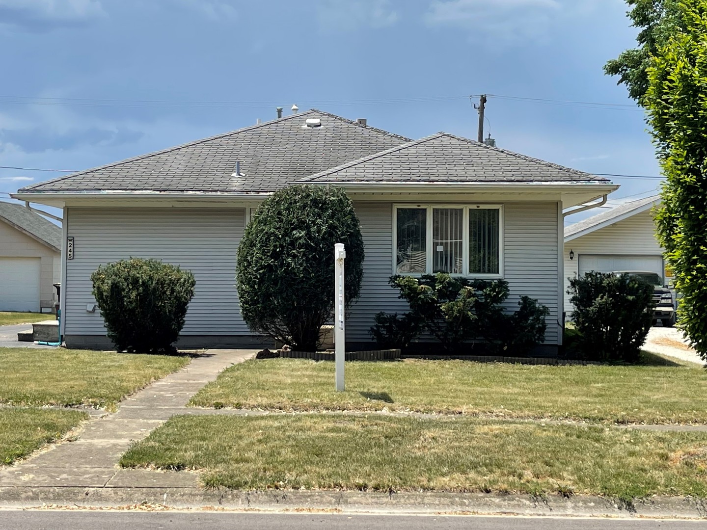 245 South Elm Street Herscher, IL 60941 - Photo 2 of 18 a front view of a house
