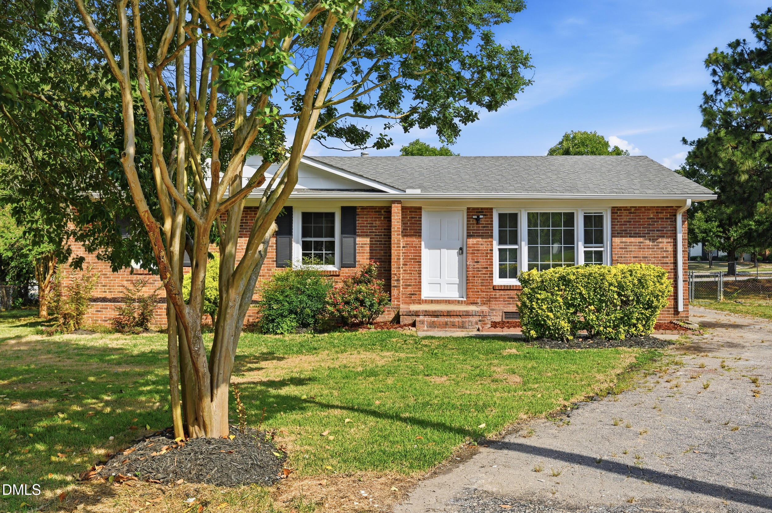 2901 Wicklow Place Raleigh, NC 27604 - Photo 2 of 35 007