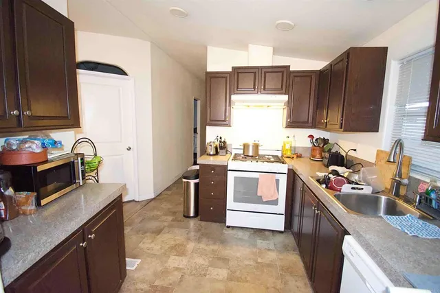 $240,000 | 2950 Iris Avenue, Unit 33, San Diego, CA 92154