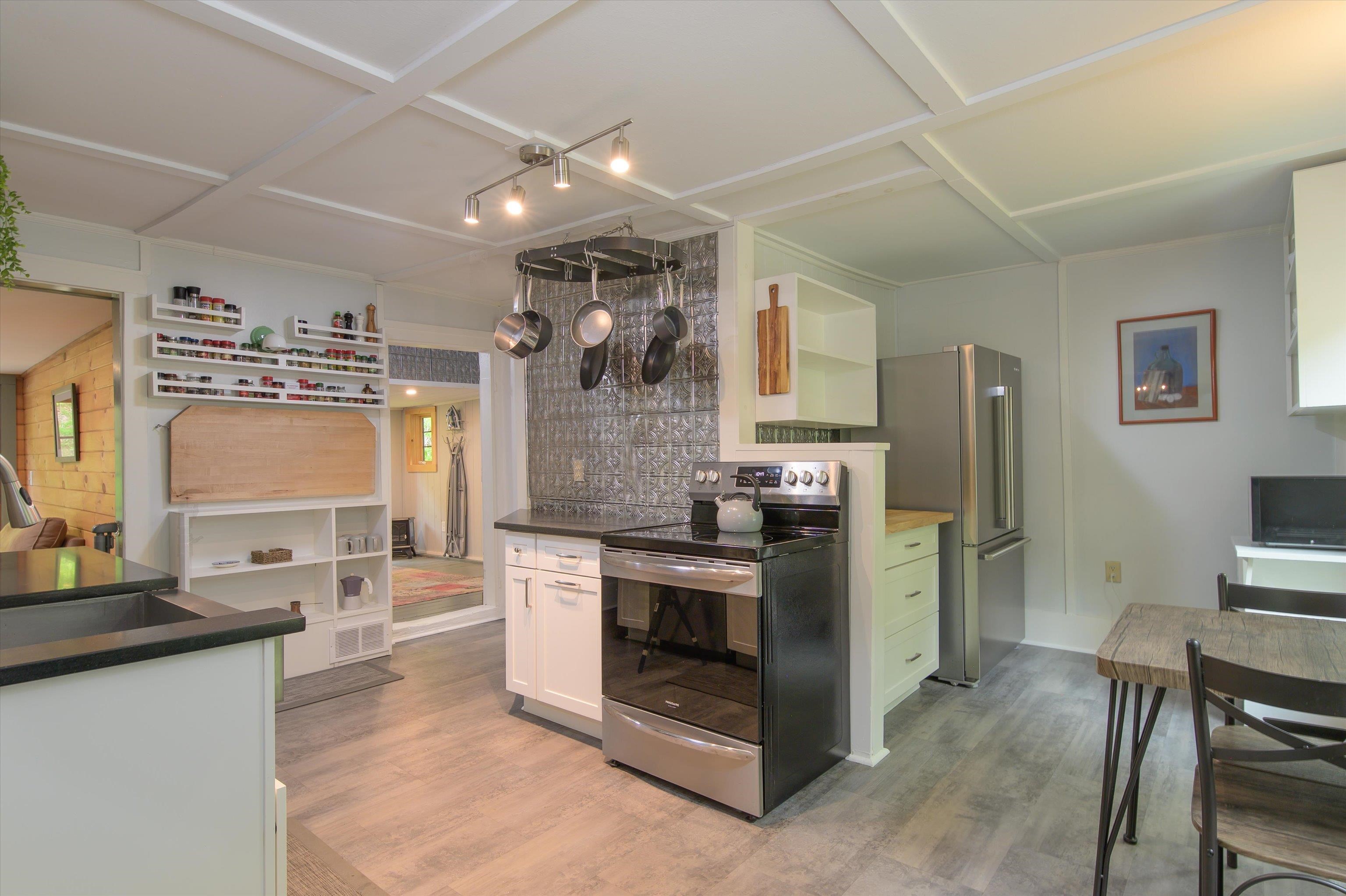 142 Dover Road Newfane, VT 05362 - Photo 6 of 58