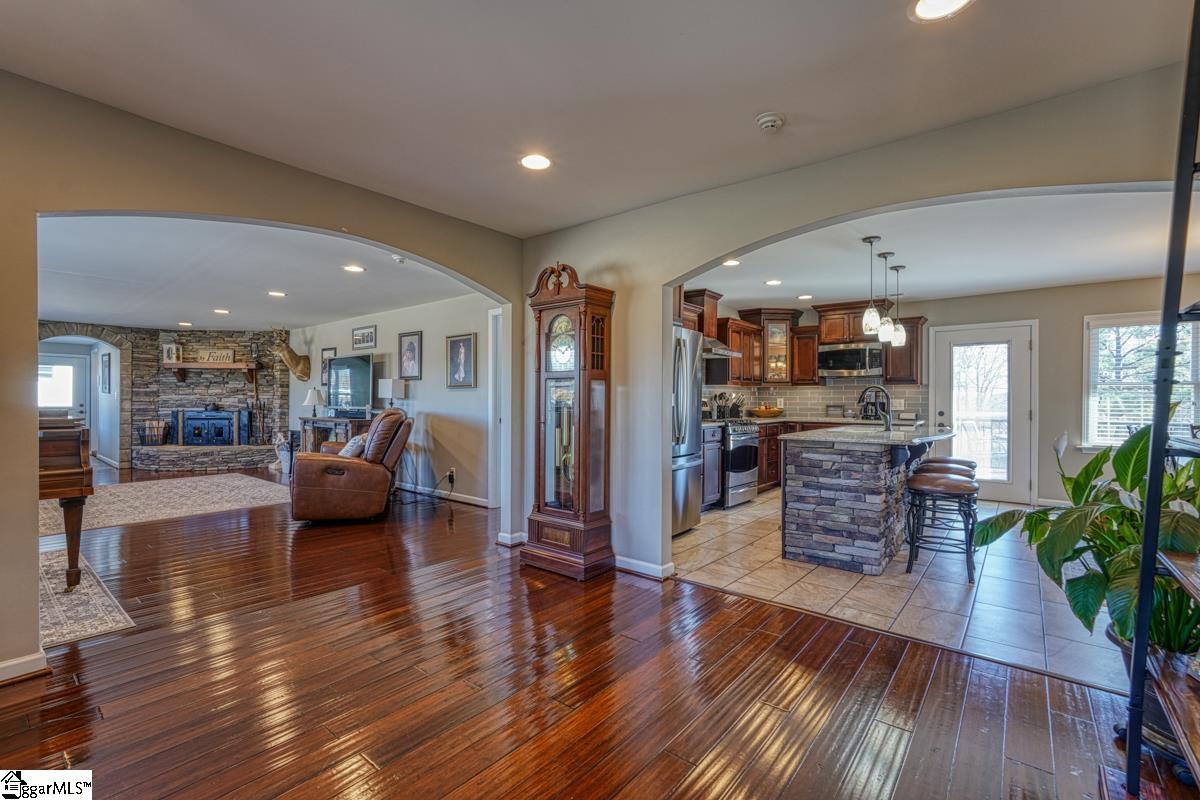 1307 State Rd S-11-285 Gaffney, SC 29340 - Photo 5 of 36 Gallery Image 5
