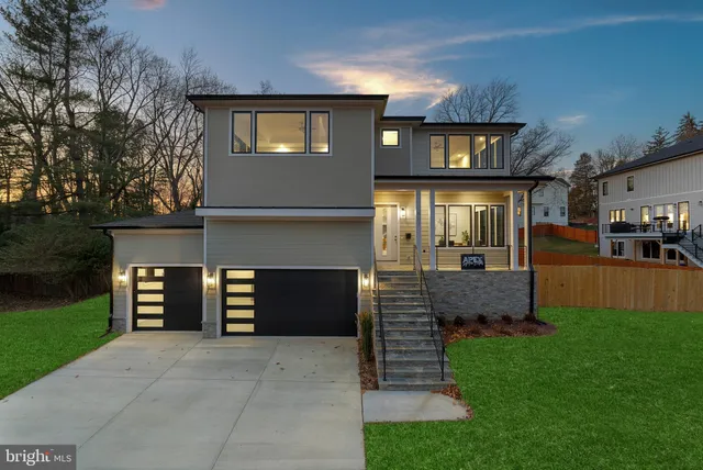 $2,599,000 | 501 Yeonas Drive Southwest, Vienna, VA 22180