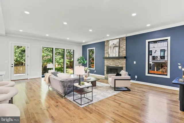 $2,599,000 | 501 Yeonas Drive Southwest, Vienna, VA 22180