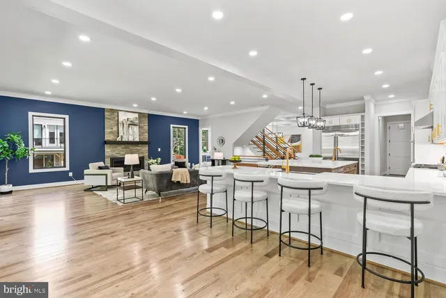 $2,599,000 | 501 Yeonas Drive Southwest, Vienna, VA 22180