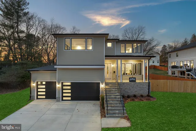 $2,599,000 | 501 Yeonas Drive Southwest, Vienna, VA 22180