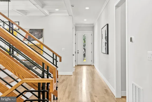 $2,599,000 | 501 Yeonas Drive Southwest, Vienna, VA 22180