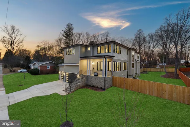 $2,599,000 | 501 Yeonas Drive Southwest, Vienna, VA 22180