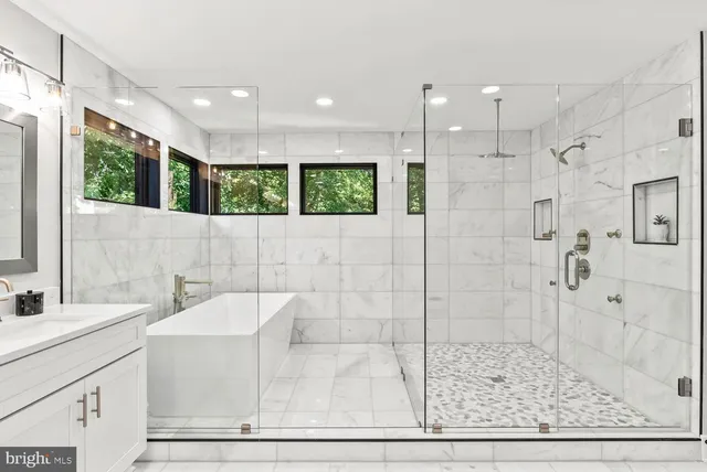 $2,599,000 | 501 Yeonas Drive Southwest, Vienna, VA 22180