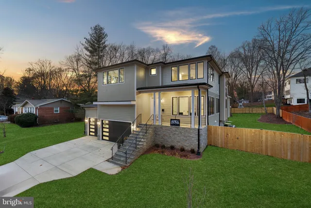 $2,599,000 | 501 Yeonas Drive Southwest, Vienna, VA 22180