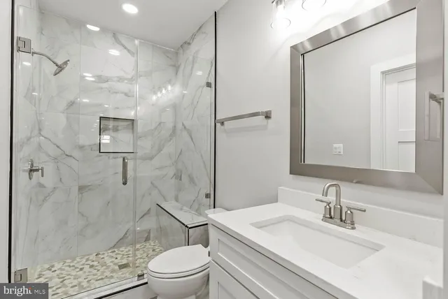 $2,599,000 | 501 Yeonas Drive Southwest, Vienna, VA 22180