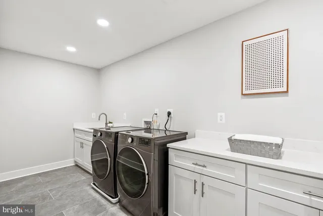 $2,674,900 | 501 Yeonas Drive Southwest, Vienna, VA 22180