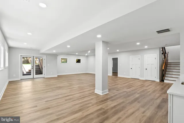 $2,674,900 | 501 Yeonas Drive Southwest, Vienna, VA 22180