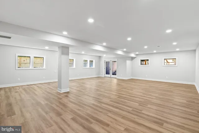 $2,674,900 | 501 Yeonas Drive Southwest, Vienna, VA 22180