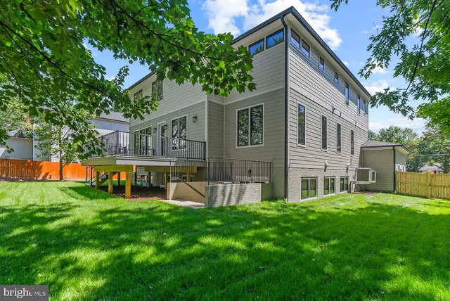 $2,674,900 | 501 Yeonas Drive Southwest, Vienna, VA 22180