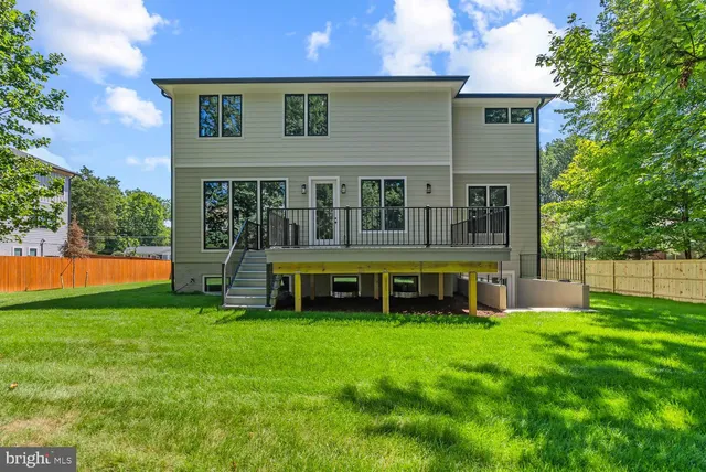 $2,674,900 | 501 Yeonas Drive Southwest, Vienna, VA 22180