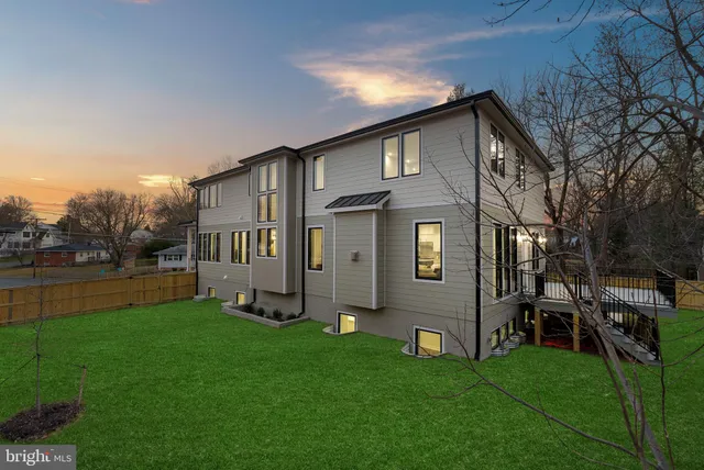 $2,599,000 | 501 Yeonas Drive Southwest, Vienna, VA 22180