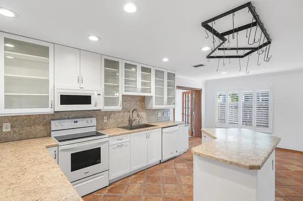 $600,000 | 9621 Arbor Meadow Drive, Boynton Beach, FL 33437