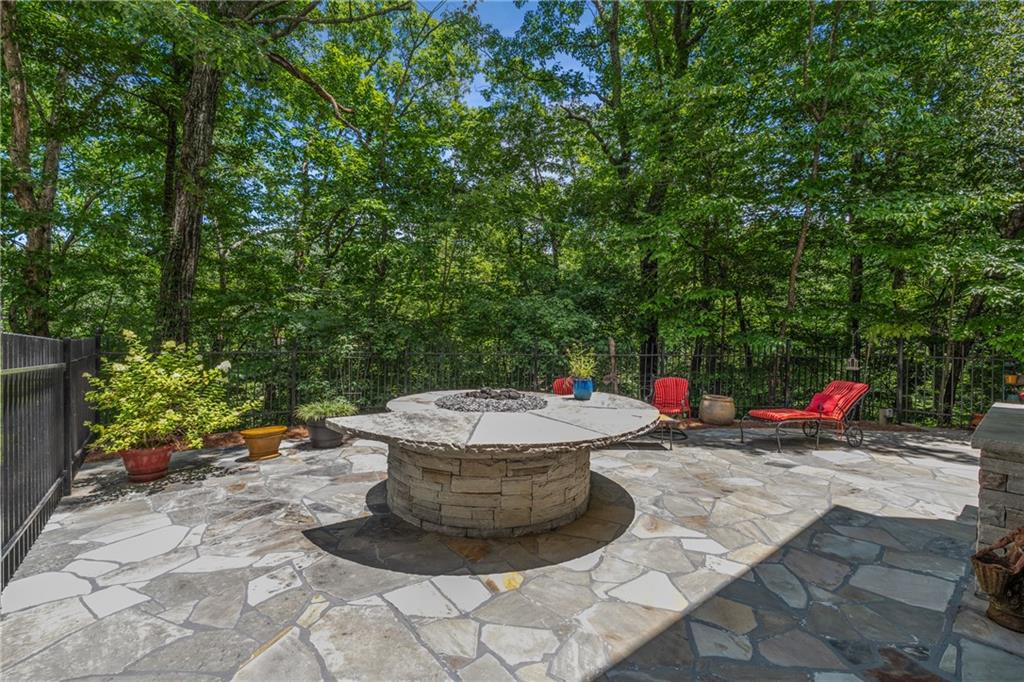 9035 River Run Atlanta, GA 30350 - Photo 5 of 66