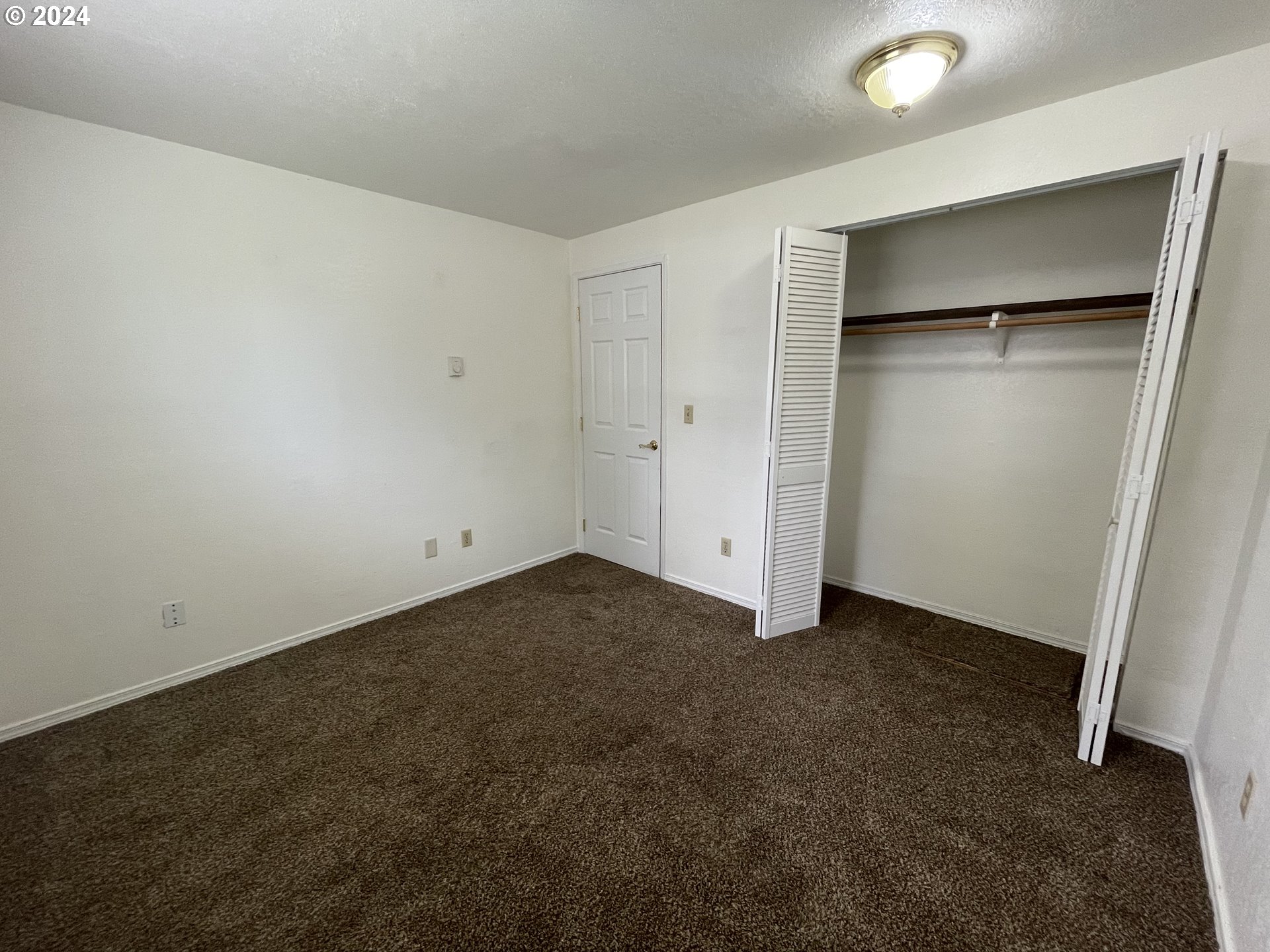 1684 29th Street Florence, OR 97439 - Photo 31 of 48 Bedroom