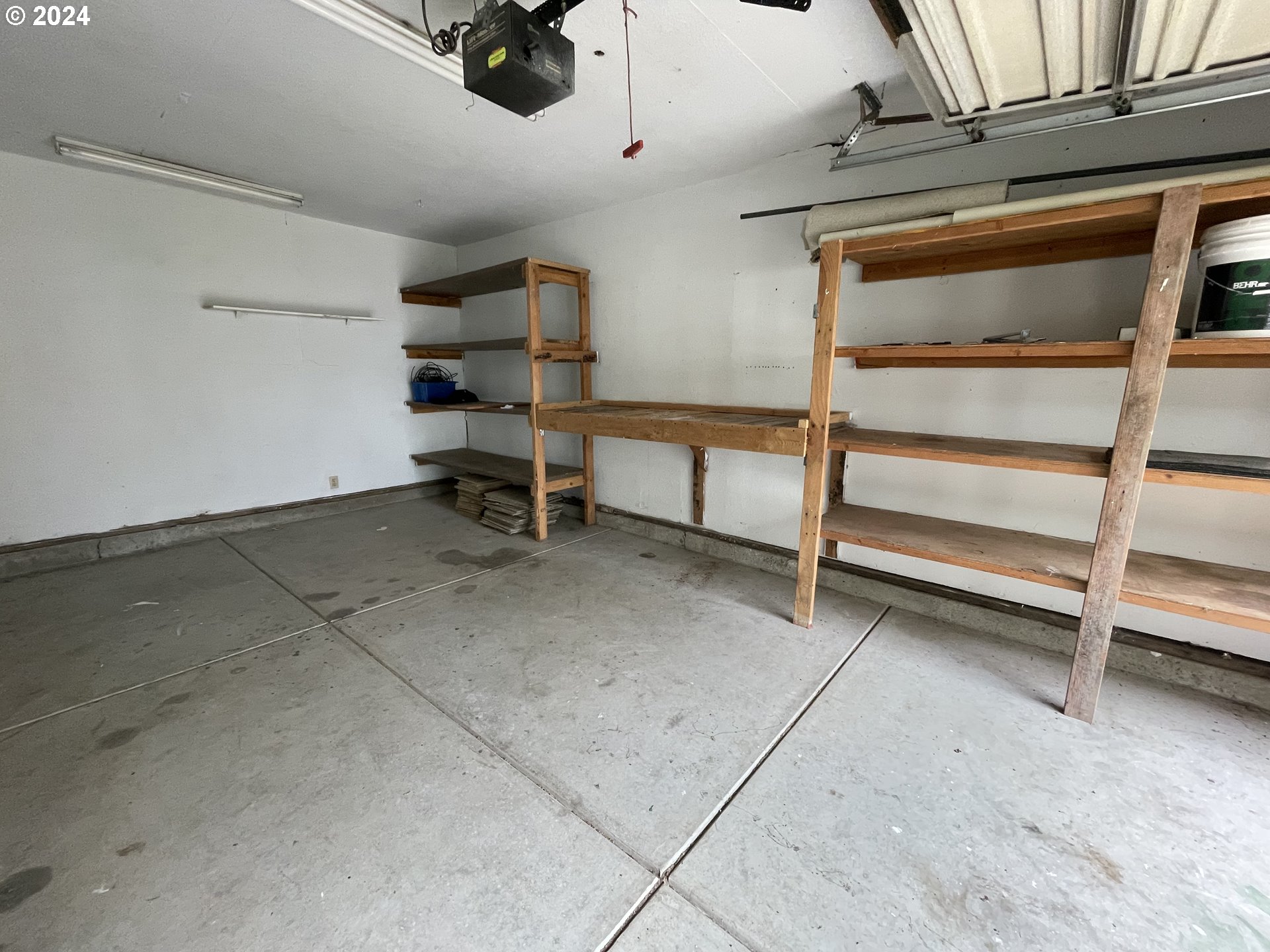 1684 29th Street Florence, OR 97439 - Photo 36 of 48 Garage
