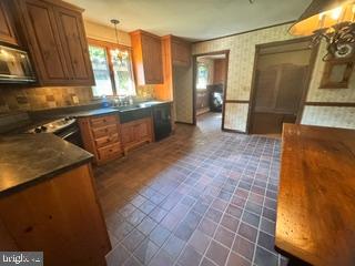 1482 Hilltop Road Leesport, PA 19533 - Photo 12 of 41 Kitchen
