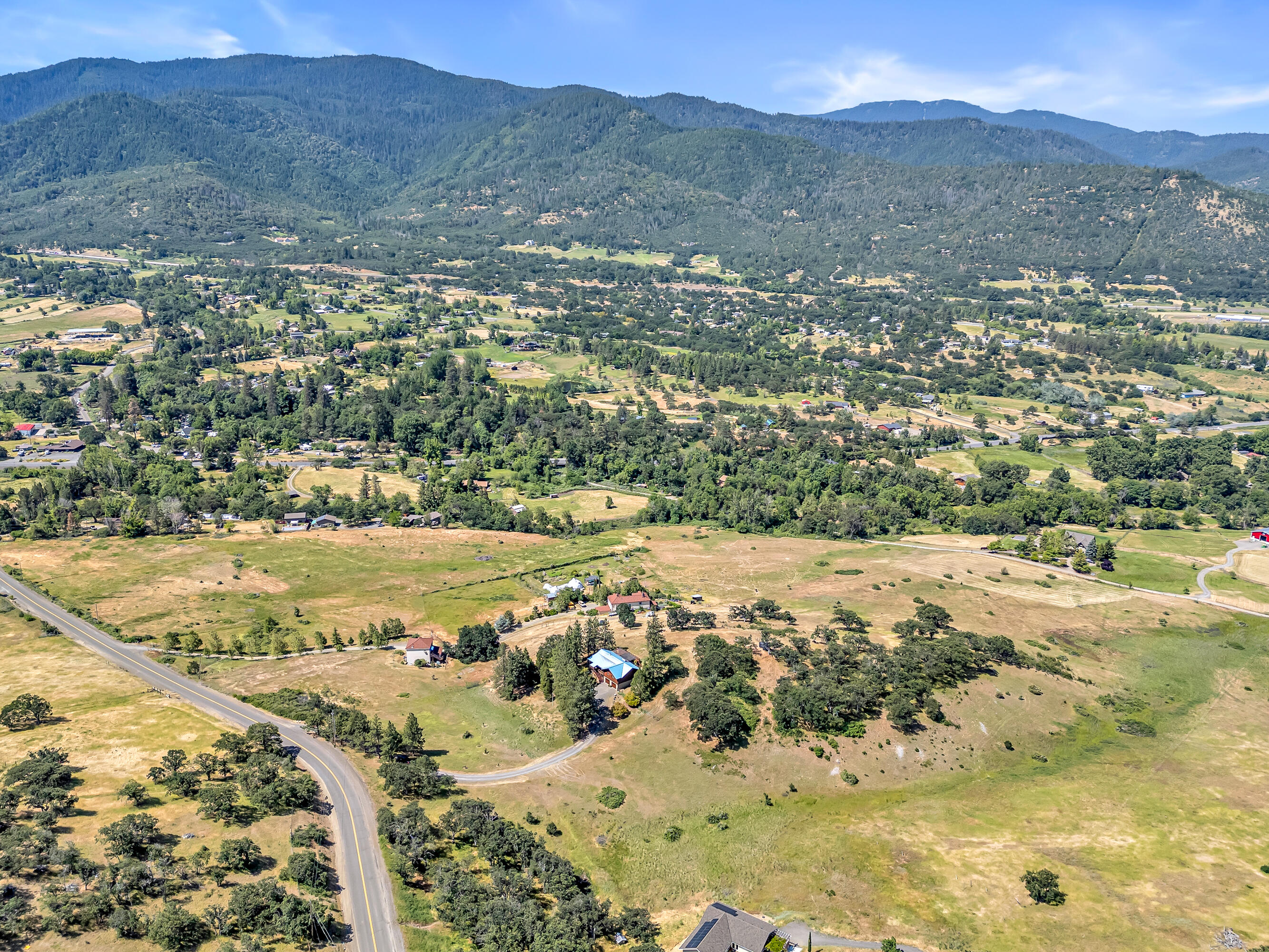 11597 Corp Ranch Road Ashland, OR 97520 - Photo 45 of 57 DJI_20250605105956_0052_D