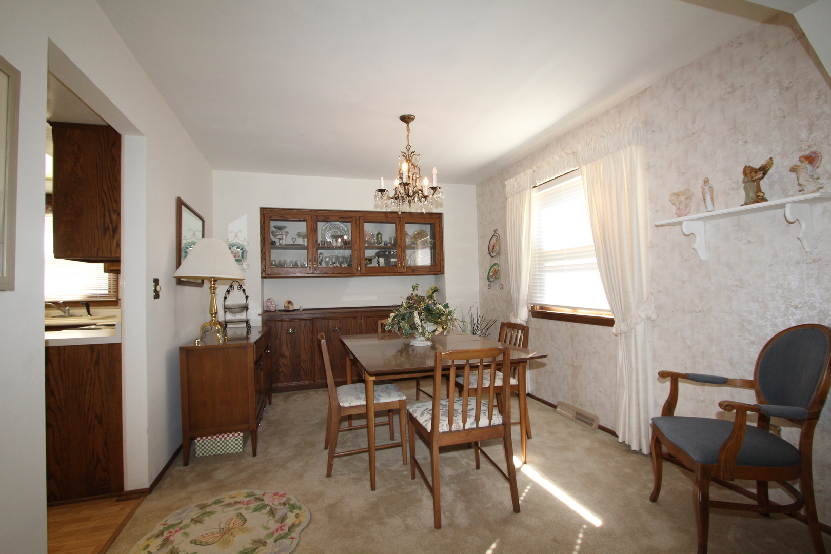 603 Old Orchard Road Harvard, IL 60033 - Photo 9 of 46 a dining room with furniture and window