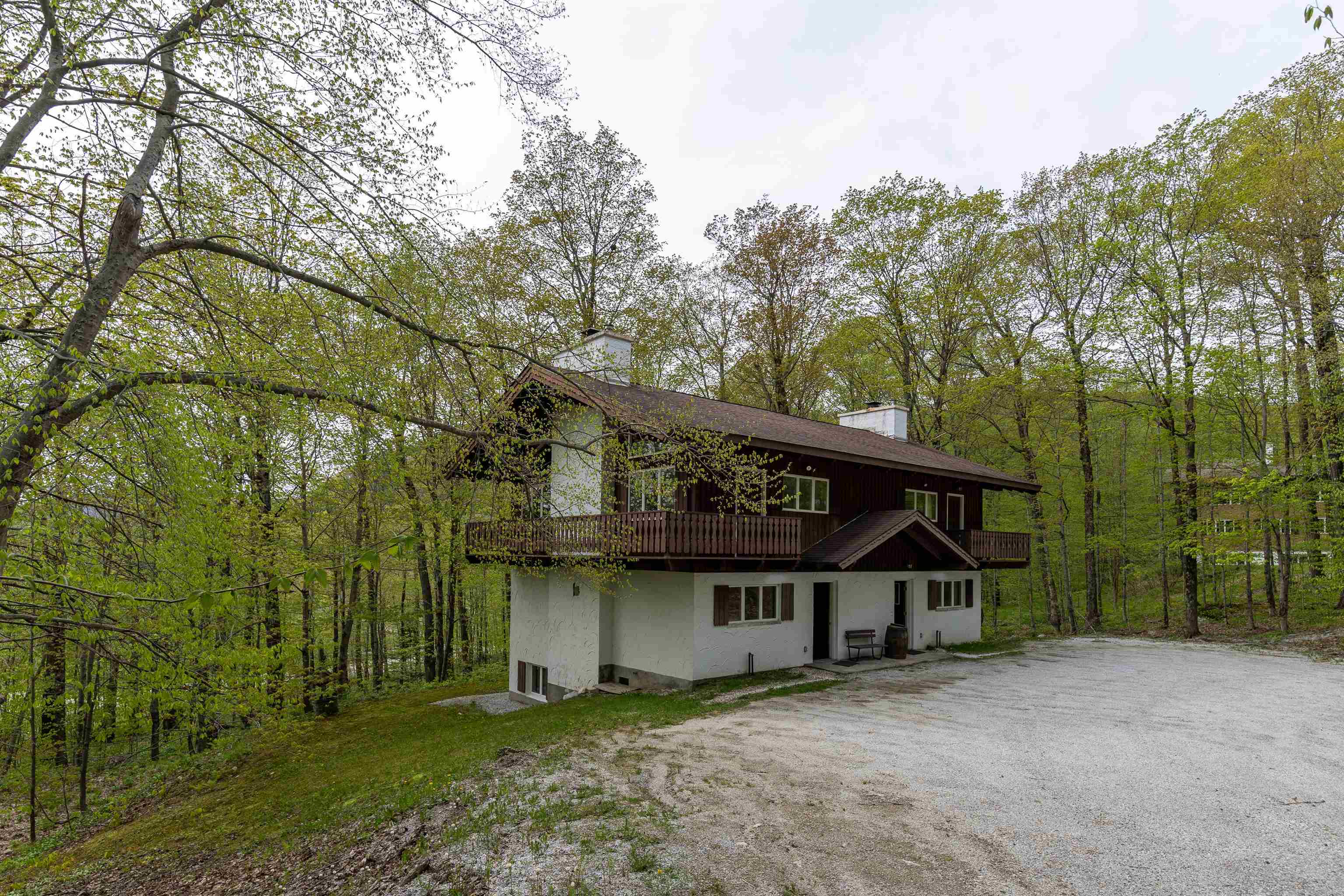 469 Old Coach Road Killington, VT 05751 - Photo 3 of 37 Gallery Image 3