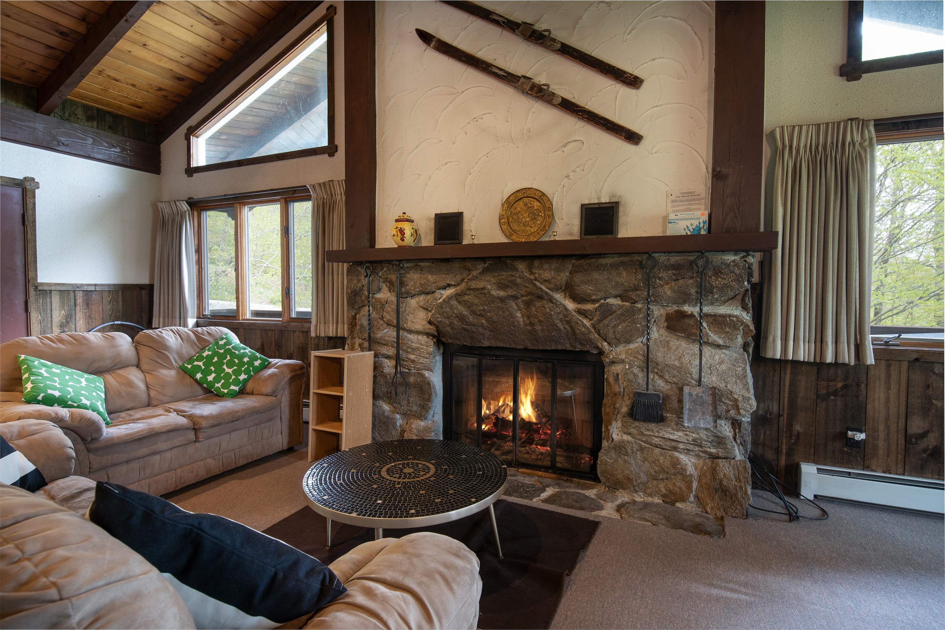 469 Old Coach Road Killington, VT 05751 - Photo 7 of 37 Gallery Image 7