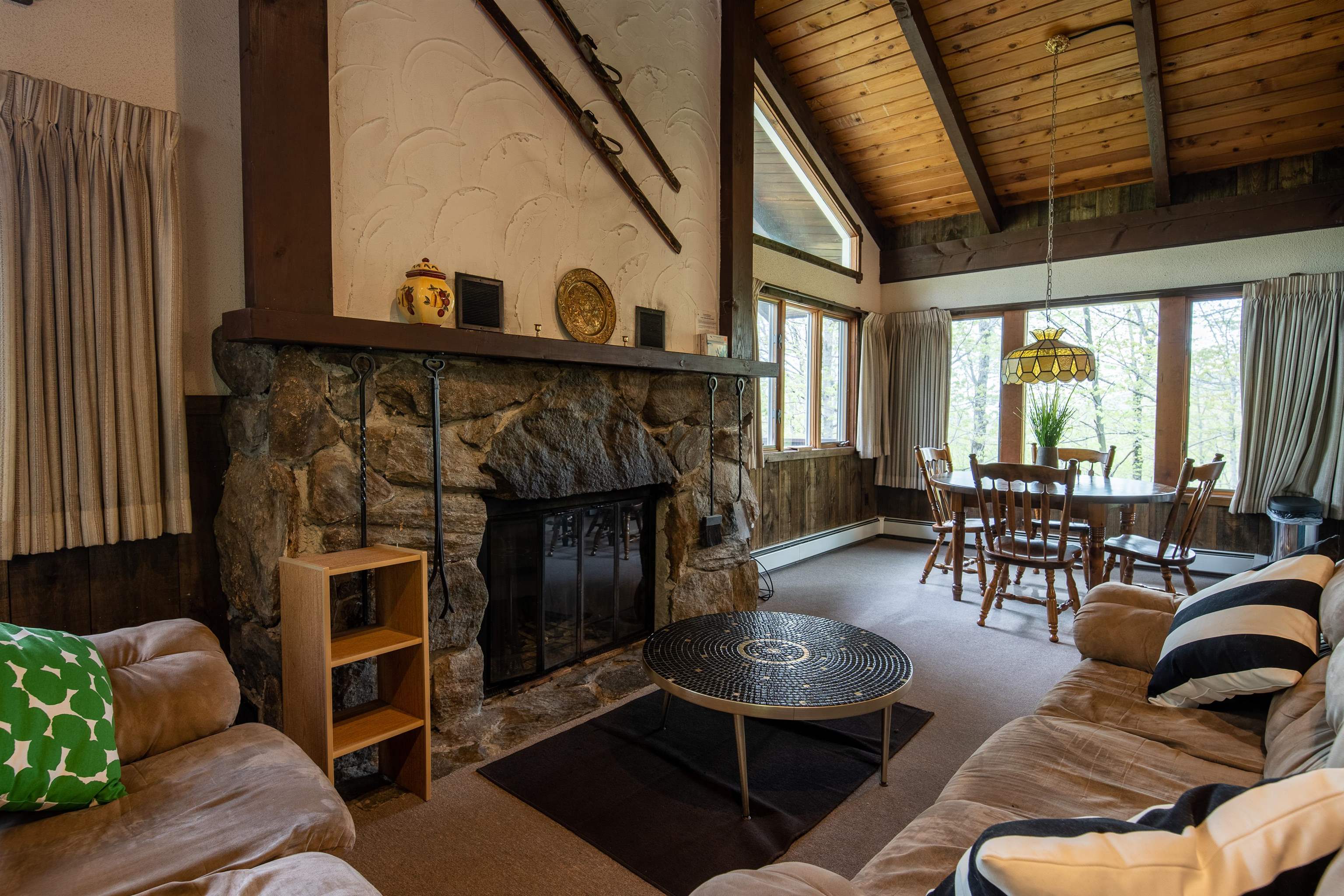 469 Old Coach Road Killington, VT 05751 - Photo 8 of 37 Gallery Image 8