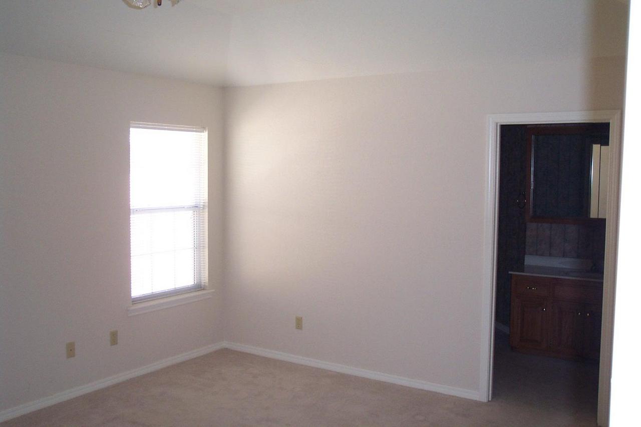 6031 Belpree Road Amarillo, TX 79106 - Photo 3 of 11 Master Bedroom